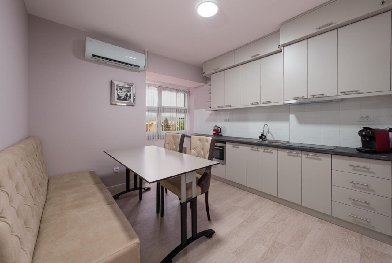 Fenix Lux Apartman Centar Appartement Vranje Buitenkant foto